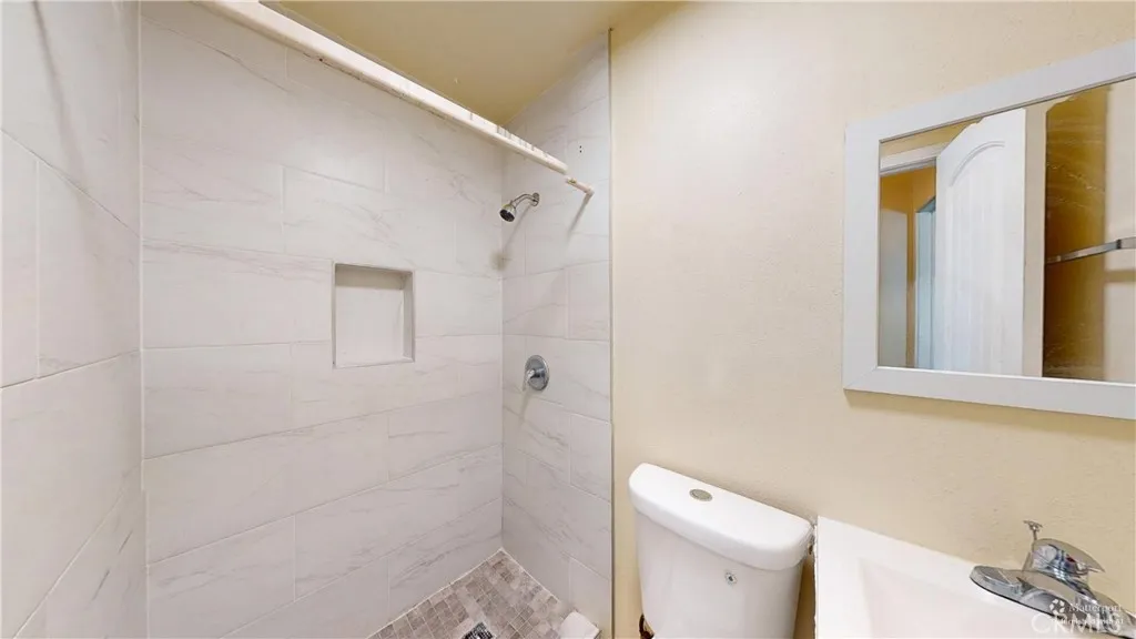 741 E Mckinley Avenue, Pomona, California 91767 home-pic-35